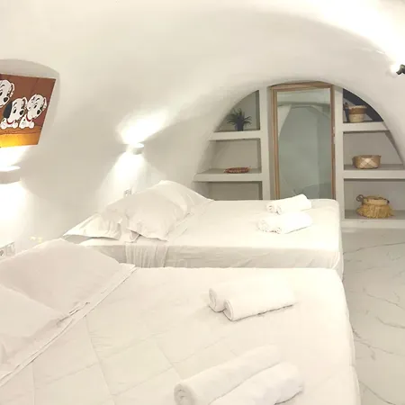 Hotel apartamentowy Petuna Cave Fira (Santorini)