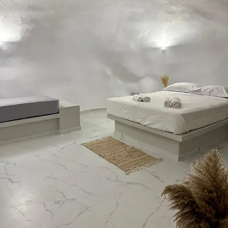 Petuna Cave Aparthotel Fira (Santorini)