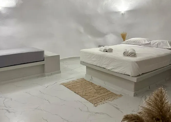 Petuna Cave Aparthotel Fira (Santorini)